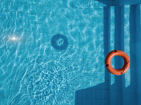 piscine individuelle avec bouée